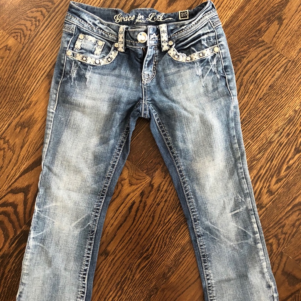Grace in LA, Crops, size 25